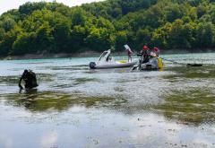 FOTO | Izvučen helikopter OSBiH iz Jablaničkog jezera